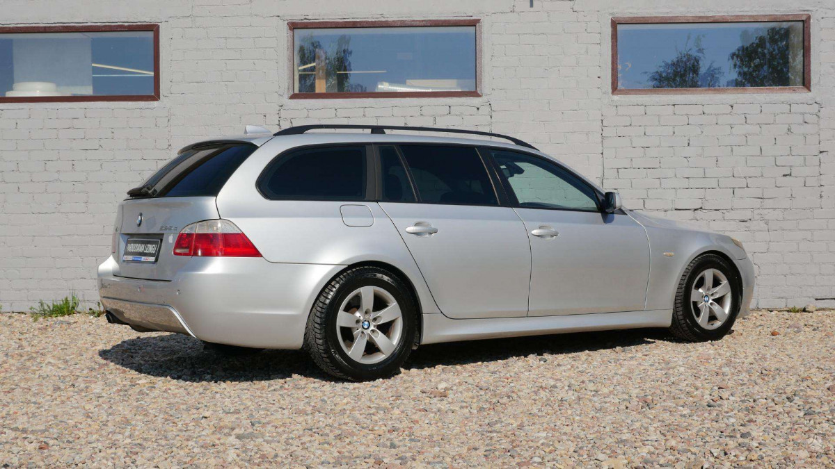 BMW 525