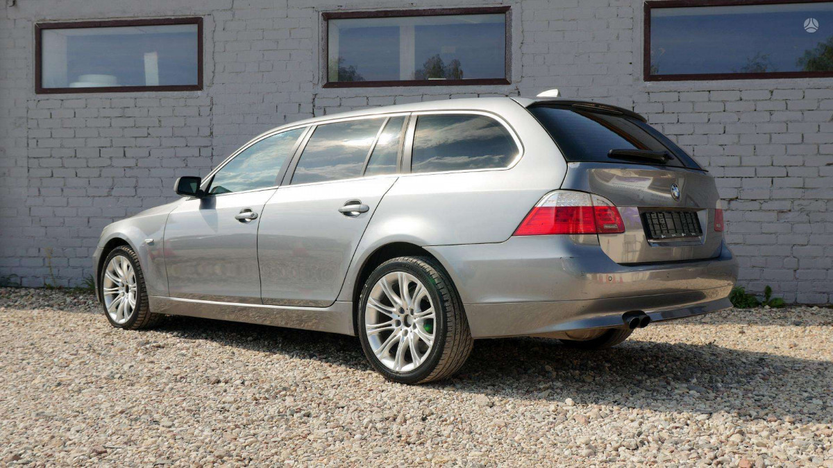 BMW 525