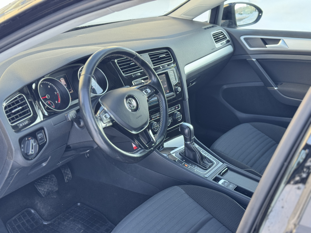 VW GOLF
