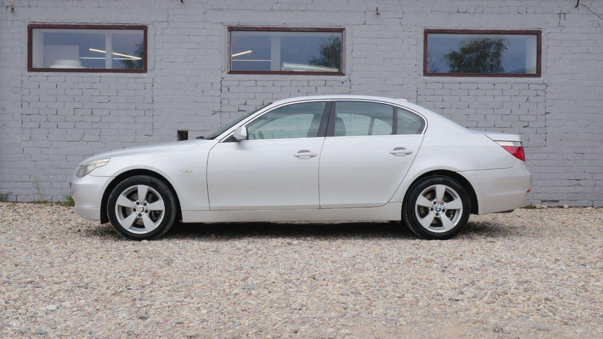 BMW 530