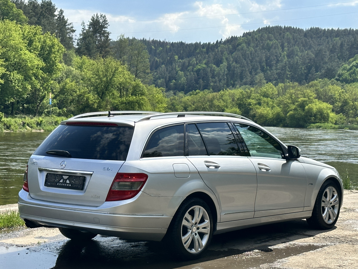 Mercedes-Benz C200