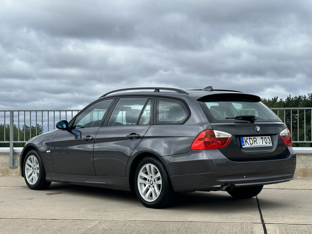 BMW 320