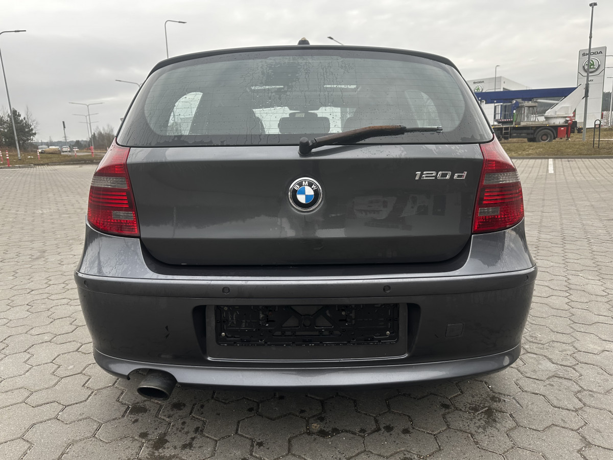 BMW 120