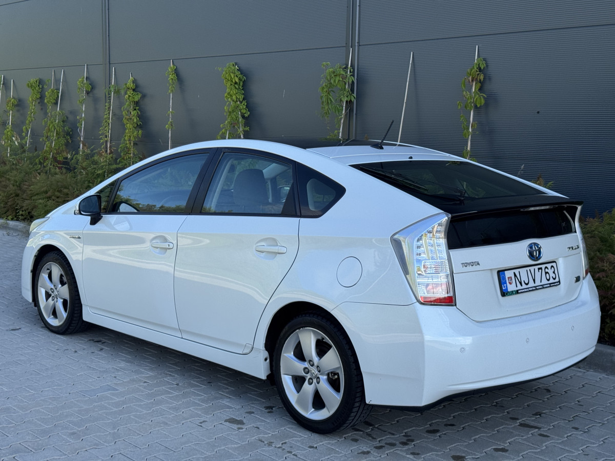 Toyota Prius 3
