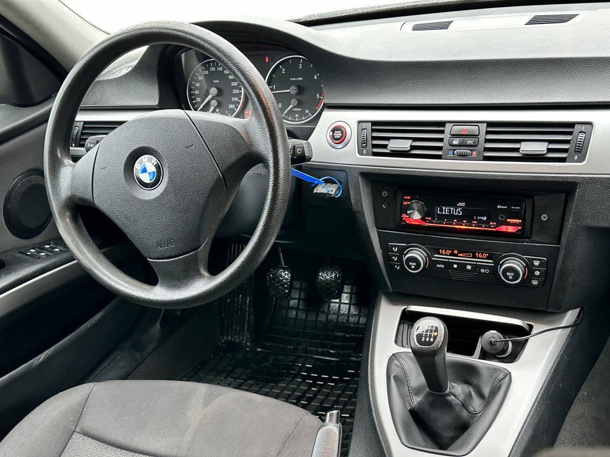BMW 320