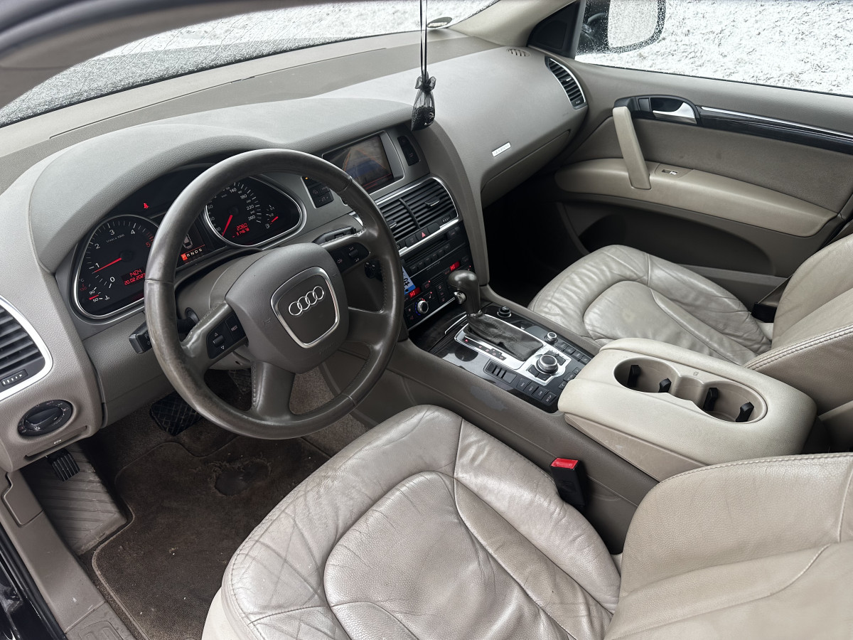 AUDI Q7