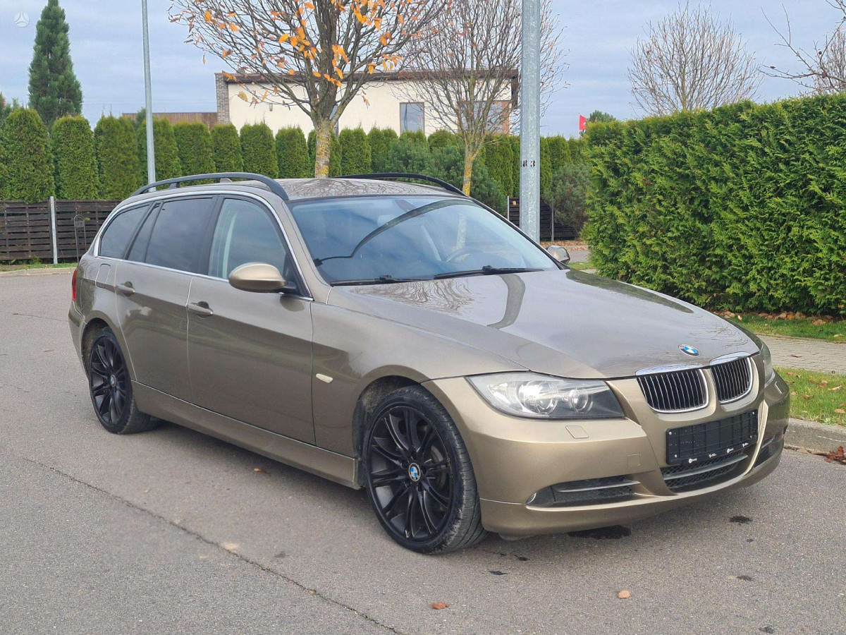 BMW 330
