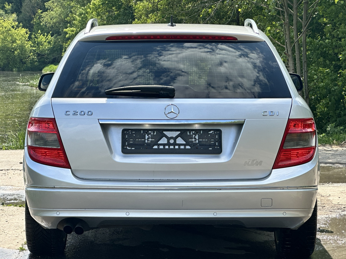 Mercedes-Benz C200