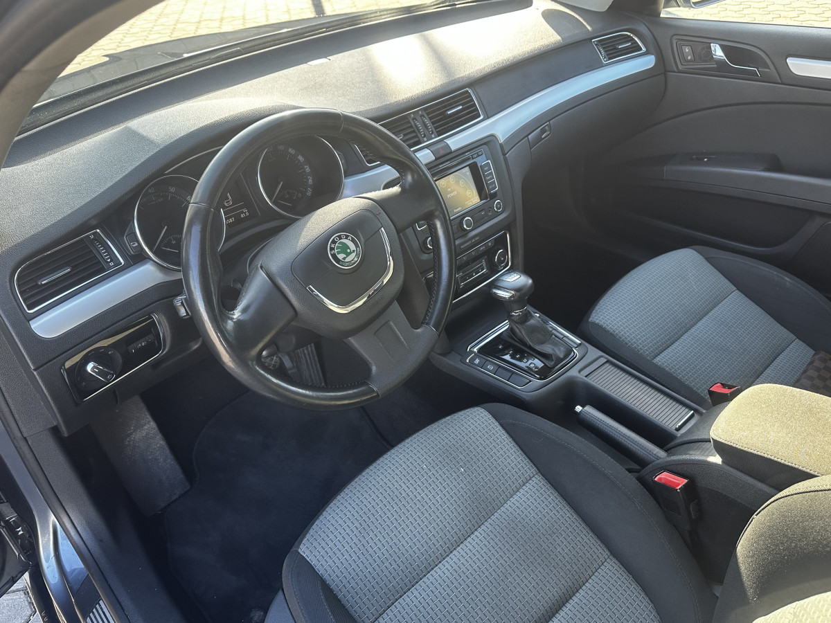 SKODA SUPERB