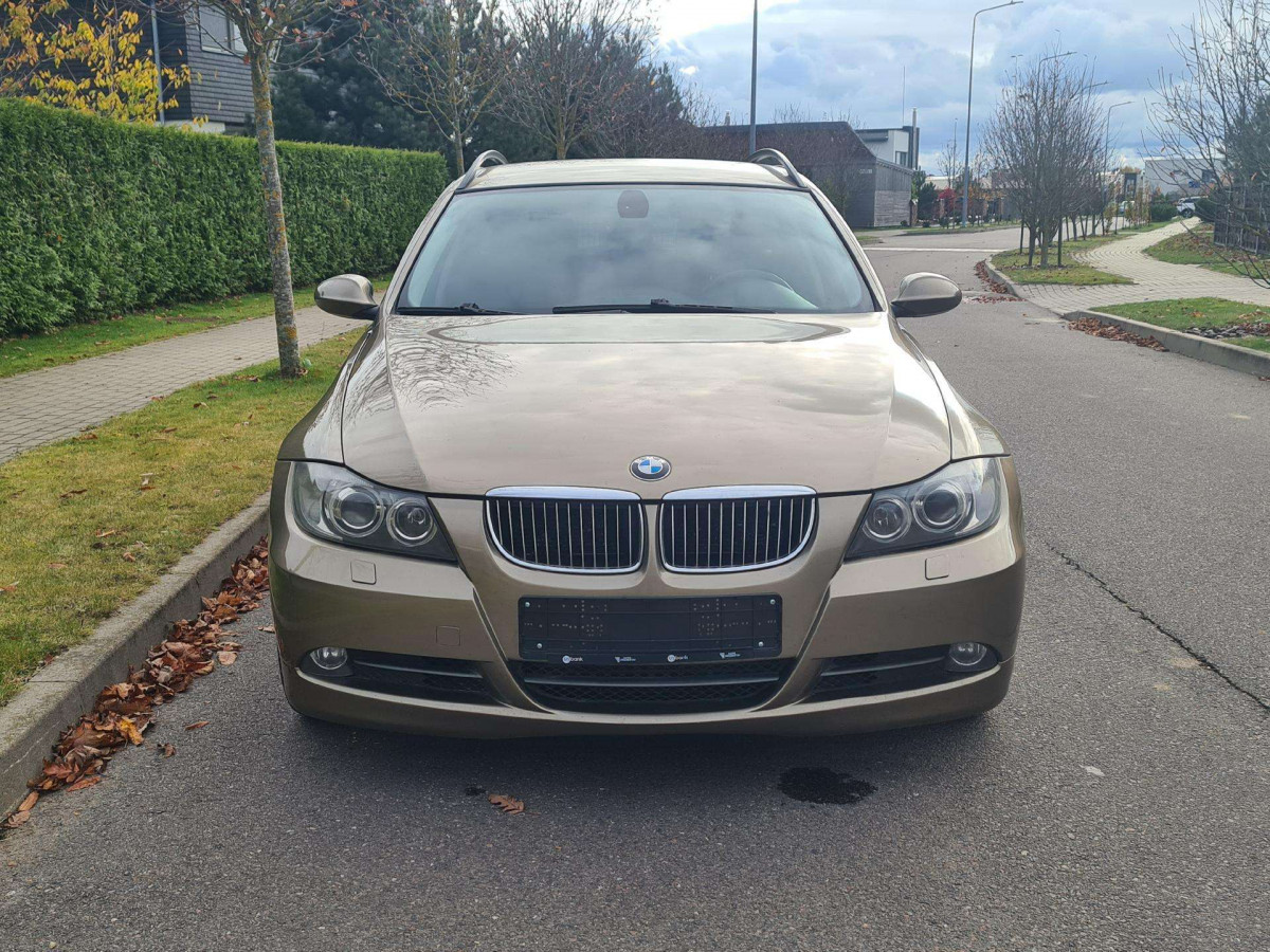 BMW 330
