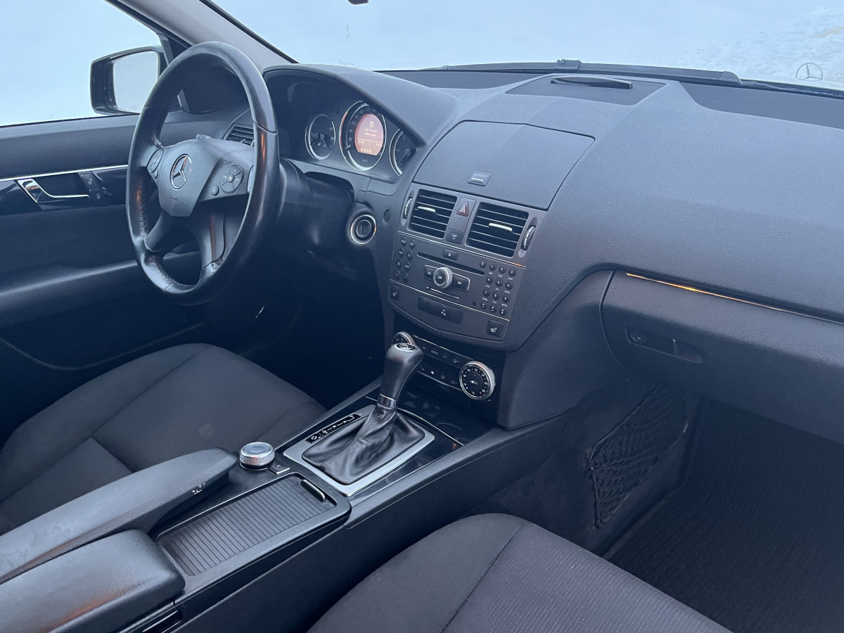 Mercedes-Benz C220