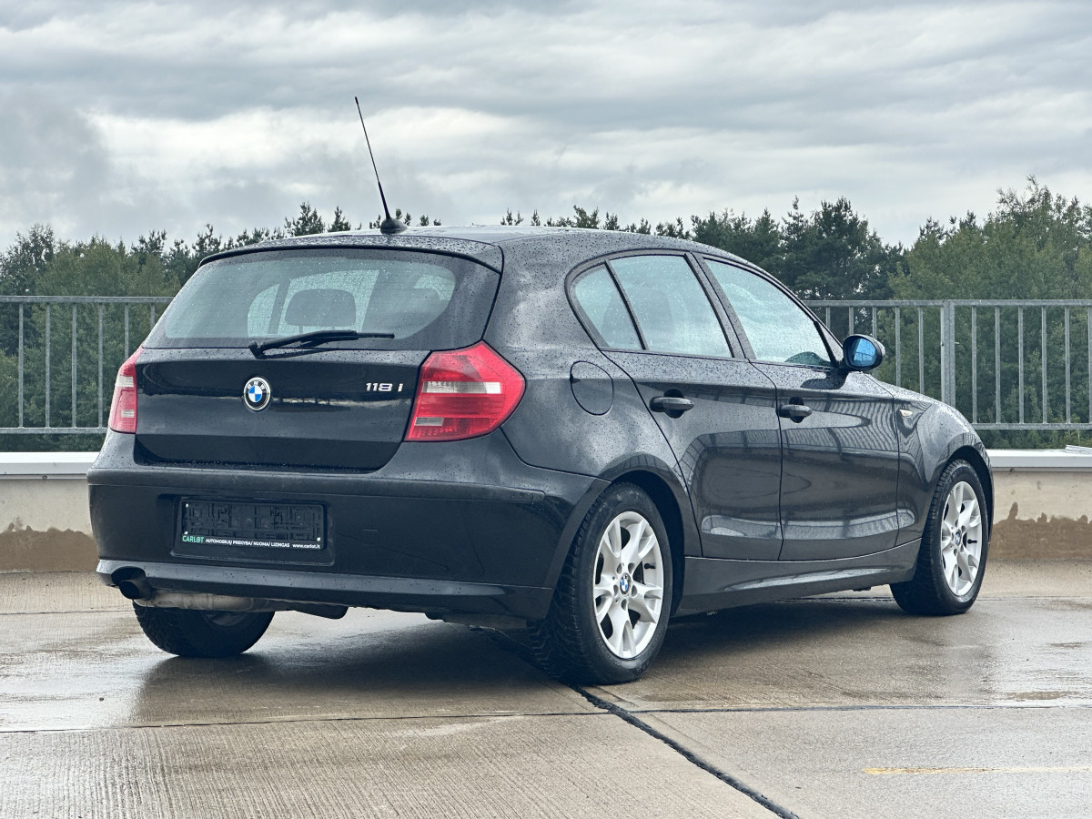 BMW 118