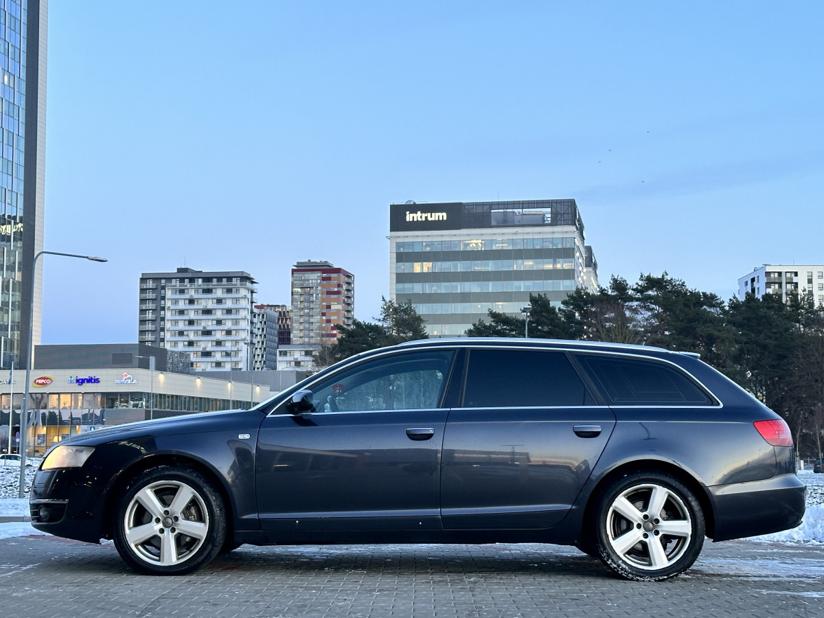 AUDI A6 