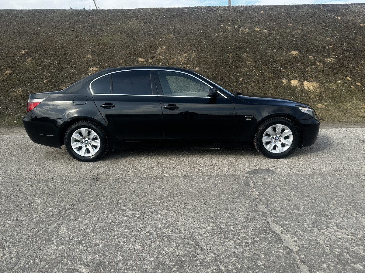 BMW 525