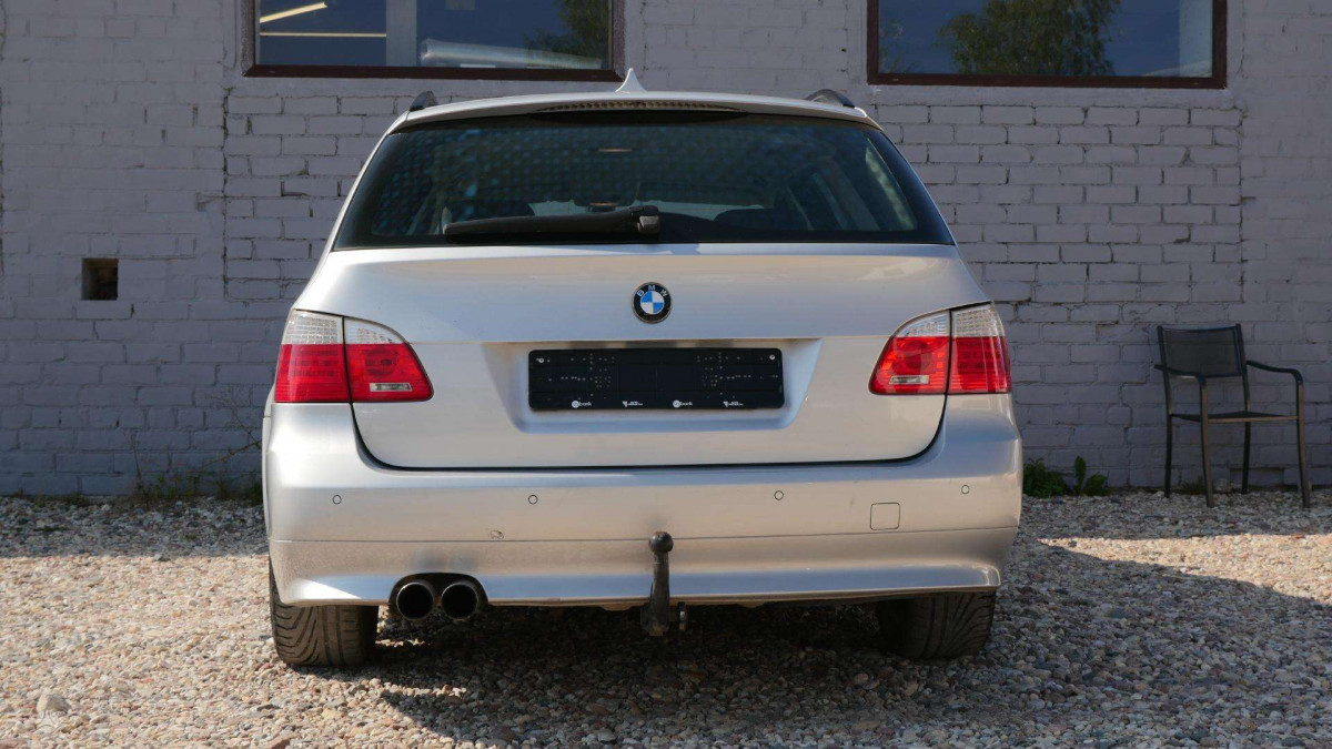BMW 525