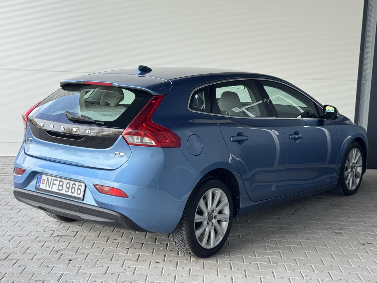 Volvo V40