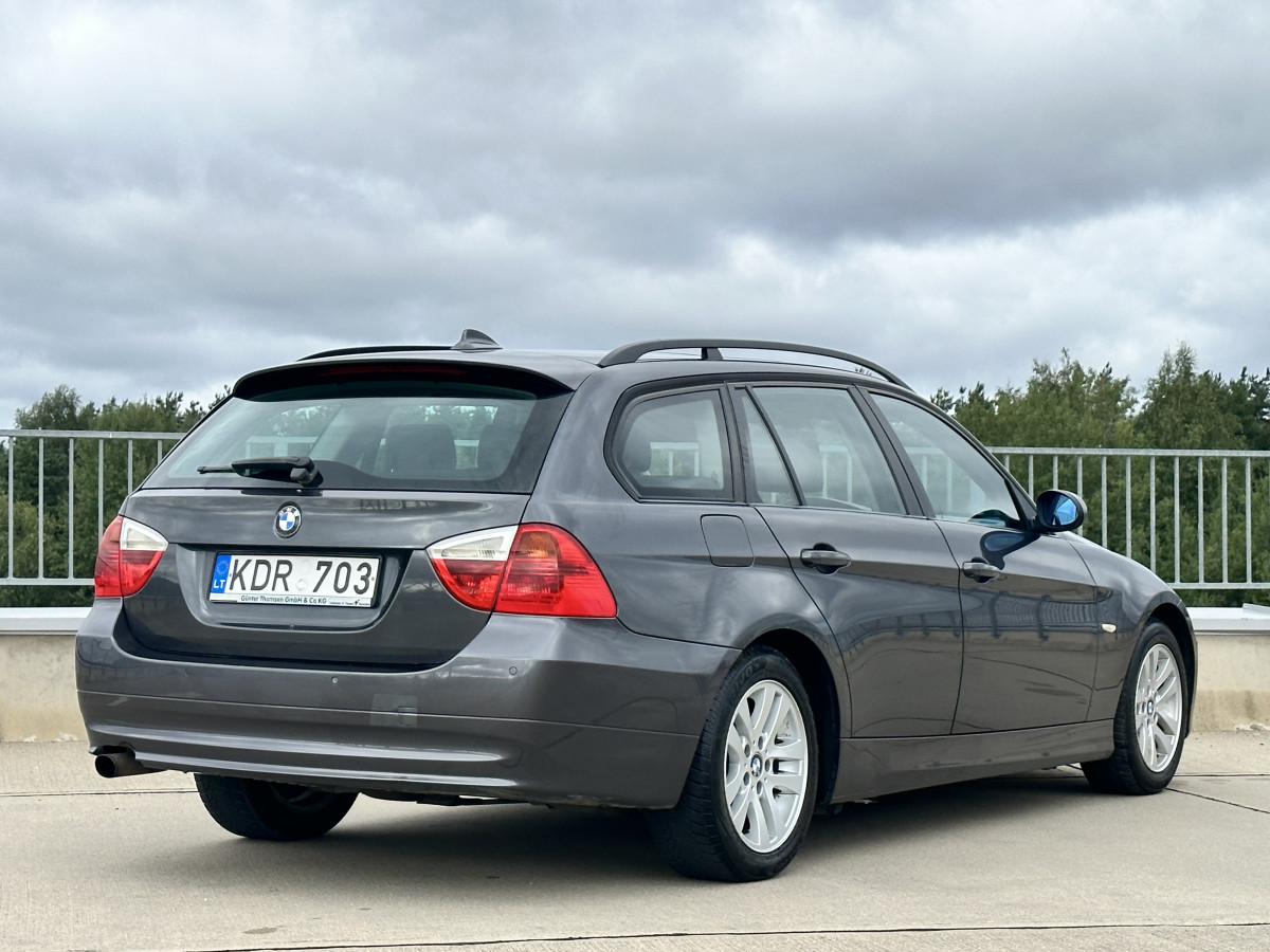BMW 320