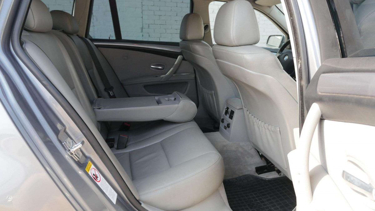 BMW 525