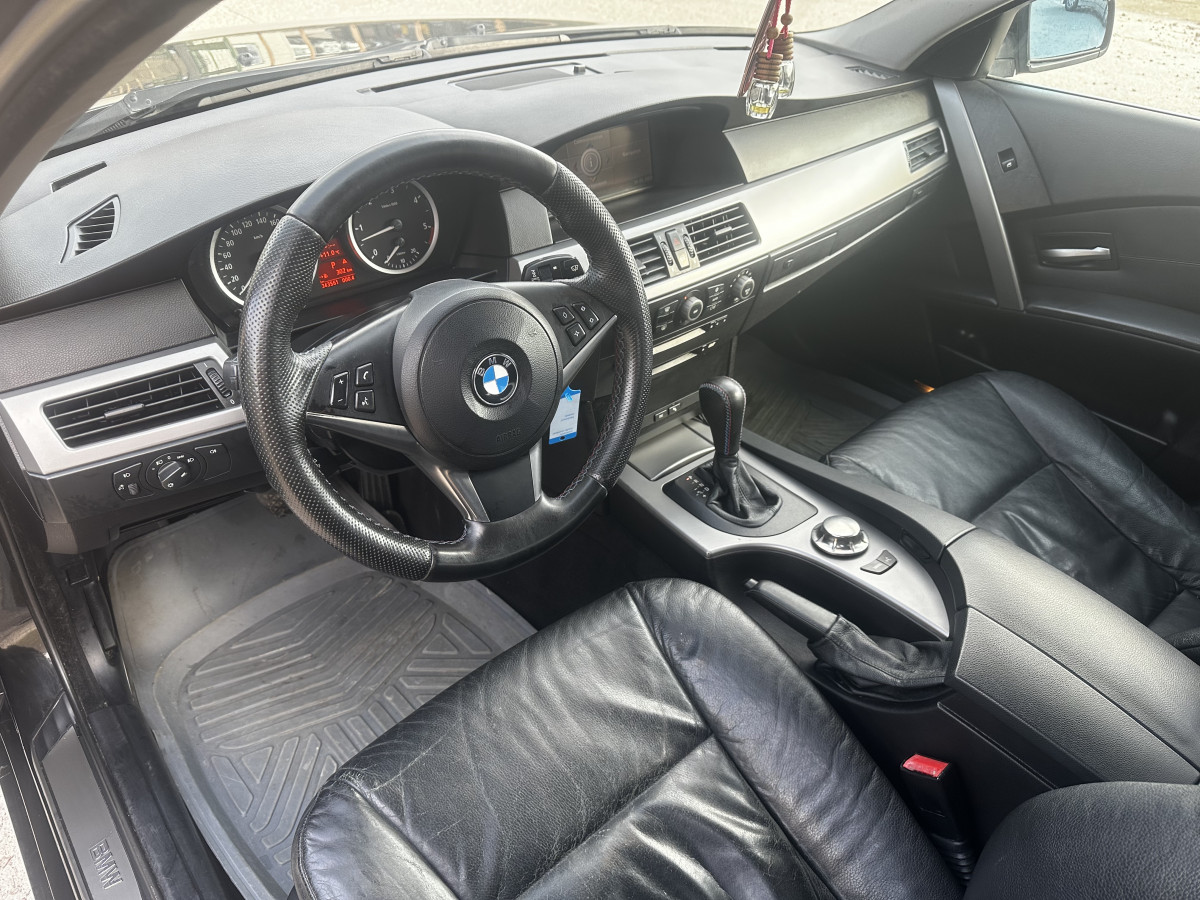 BMW 525