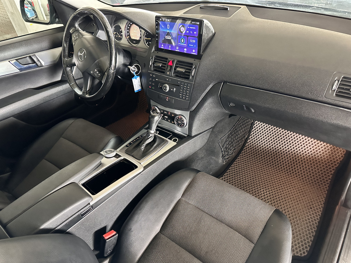 Mercedes-Benz C200