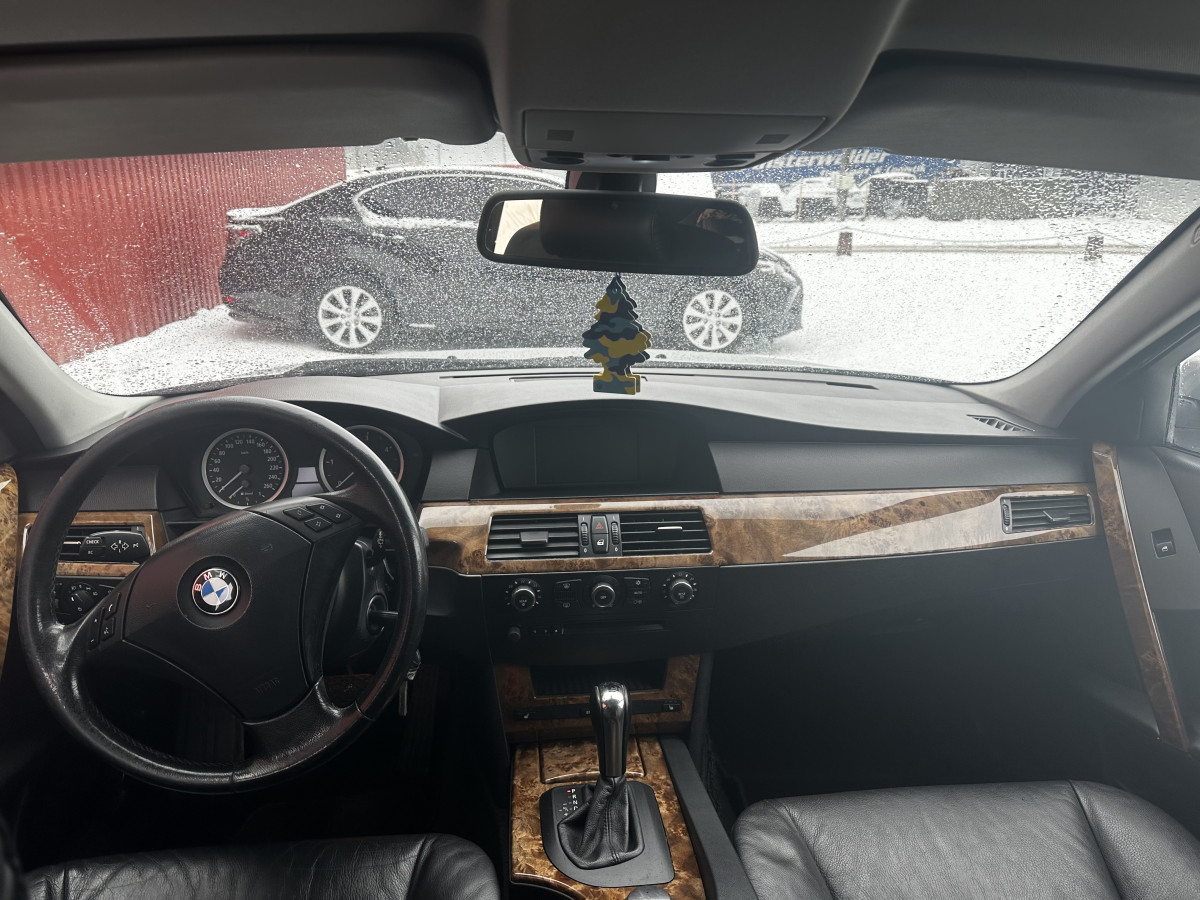 BMW 525