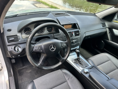 Mercedes-Benz C200