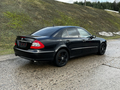 Mercedes-Benz e320