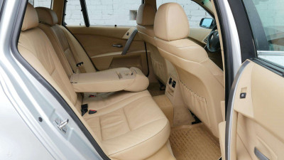 BMW 525