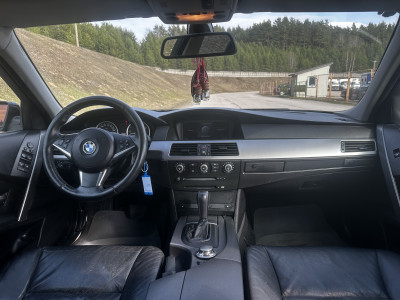 BMW 525